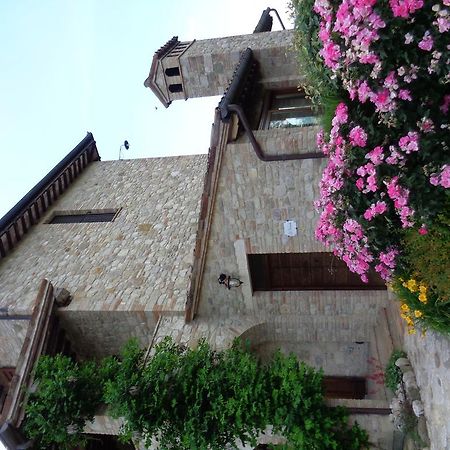 Agriturismo La Torraccia トーディ エクステリア 写真