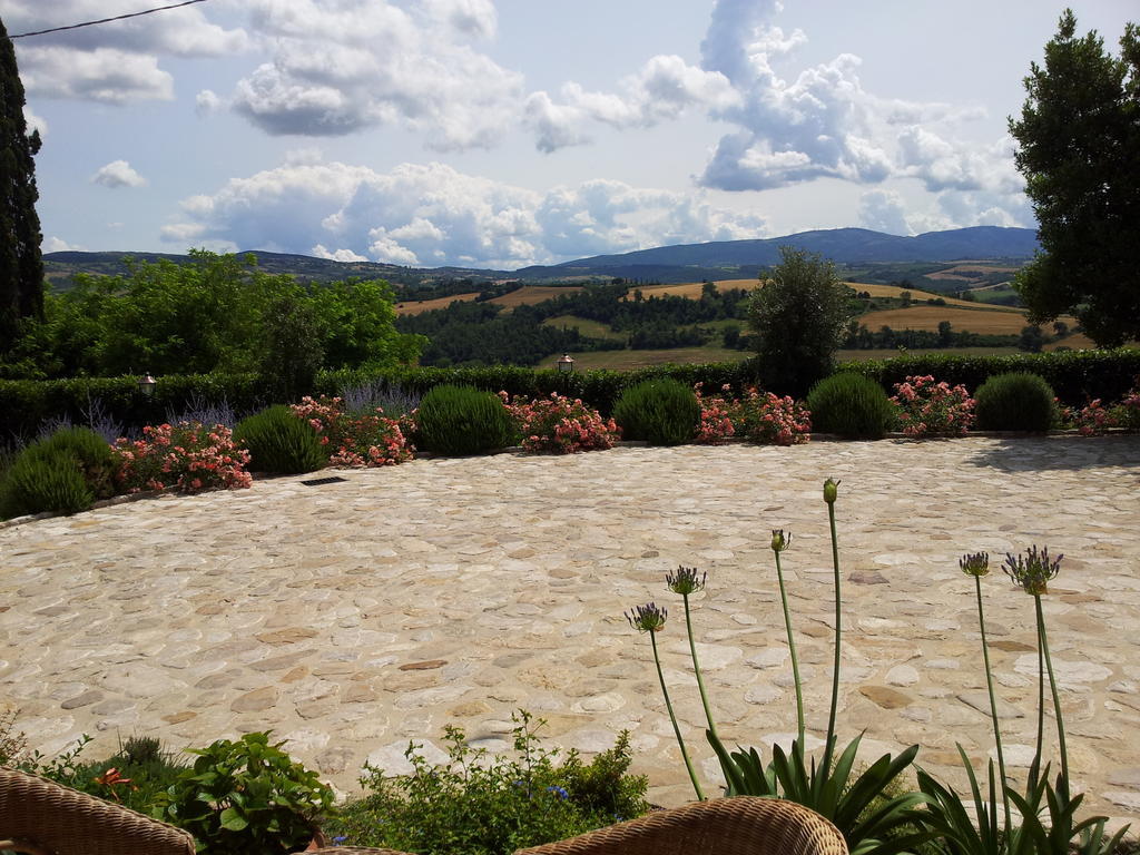 Agriturismo La Torraccia トーディ エクステリア 写真