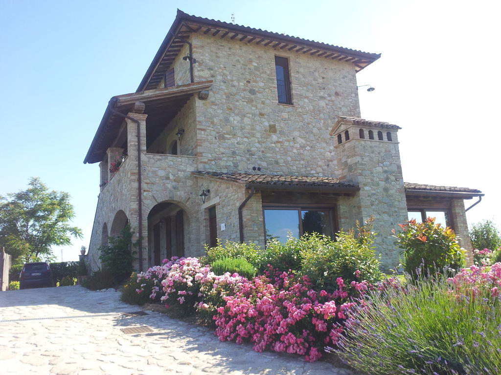 Agriturismo La Torraccia トーディ エクステリア 写真