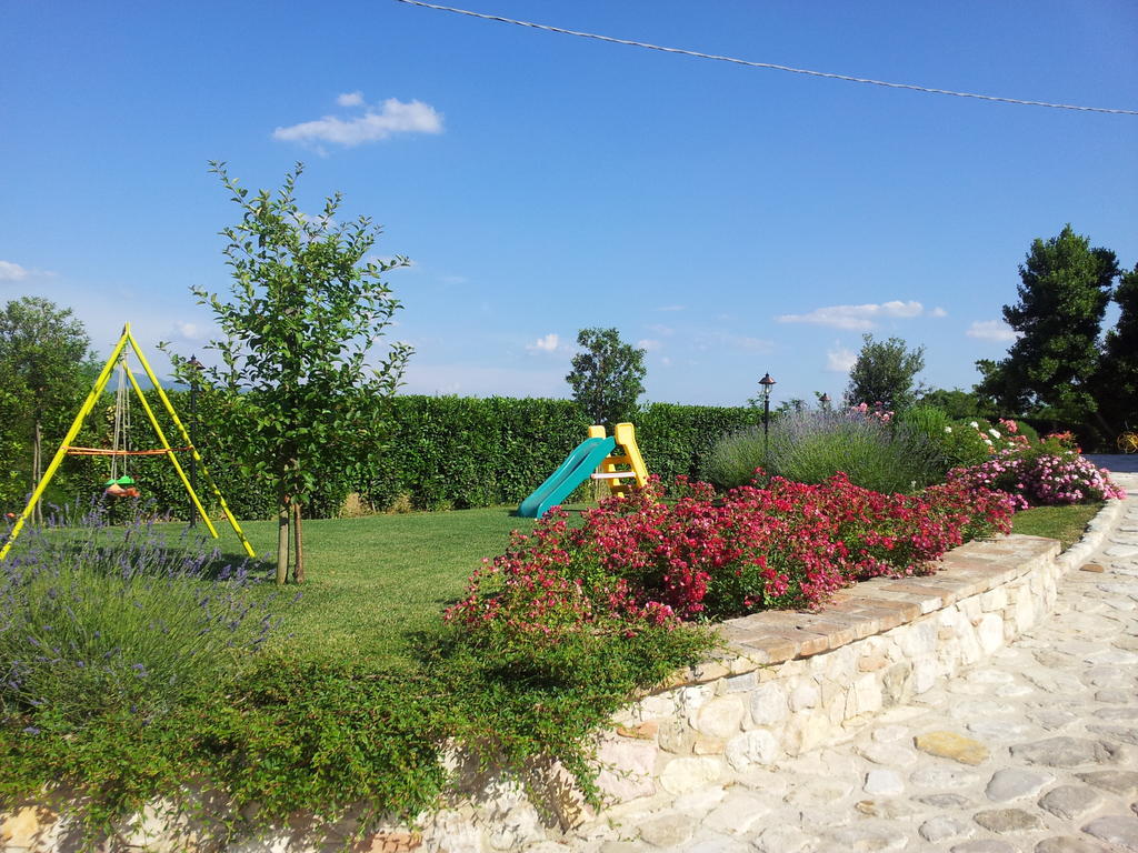 Agriturismo La Torraccia トーディ エクステリア 写真