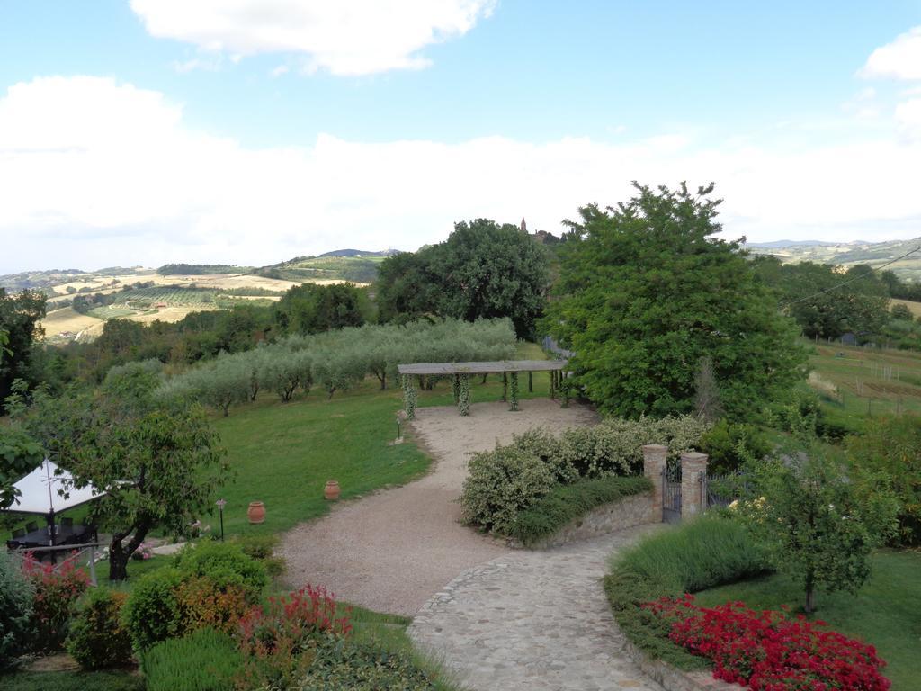 Agriturismo La Torraccia トーディ エクステリア 写真