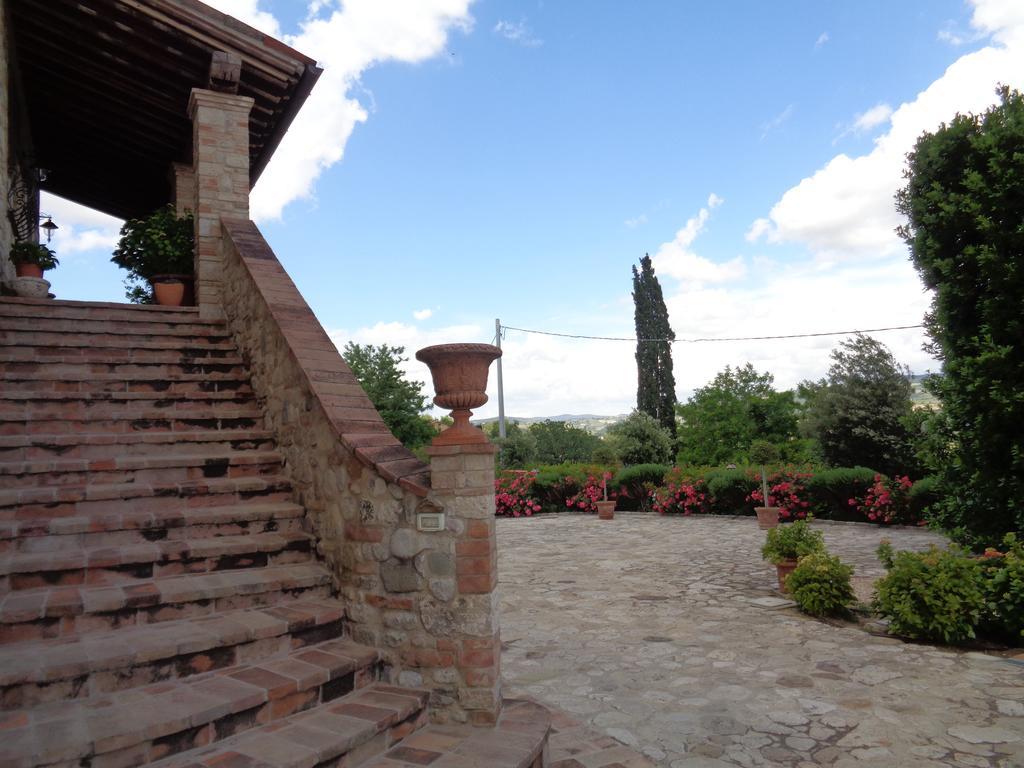 Agriturismo La Torraccia トーディ エクステリア 写真