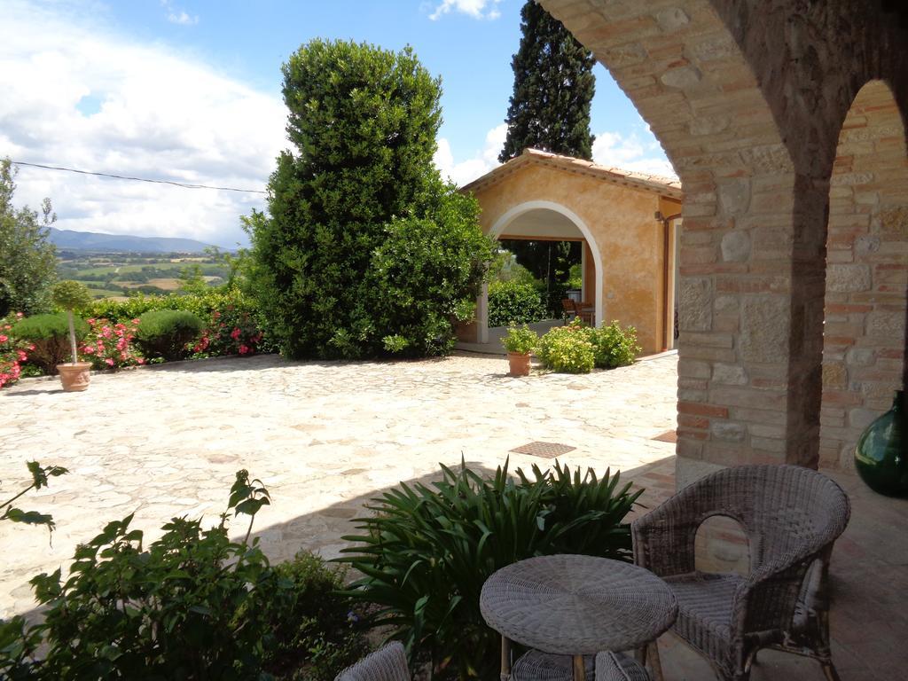 Agriturismo La Torraccia トーディ エクステリア 写真