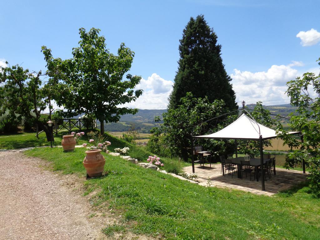 Agriturismo La Torraccia トーディ エクステリア 写真