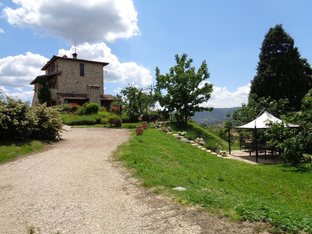 Agriturismo La Torraccia トーディ エクステリア 写真